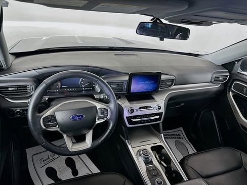 Used 2023 Ford Explorer XLT w/ Equipment Group 202A image 29