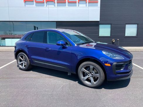 Certified 2024 Porsche Macan image 10