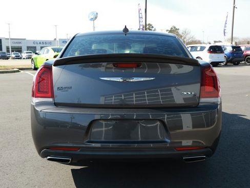 Used 2018 Chrysler 300 S w/ S Model Appearance Package image 7