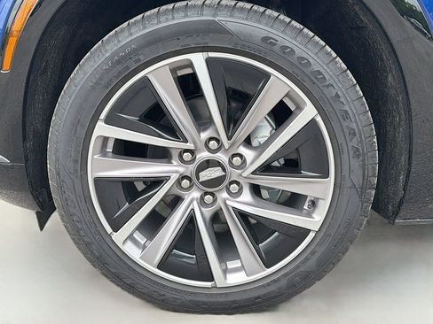 New 2026 Cadillac Vistiq Luxury w/ LPO, Floor Liner Package AWD/4WD image 33