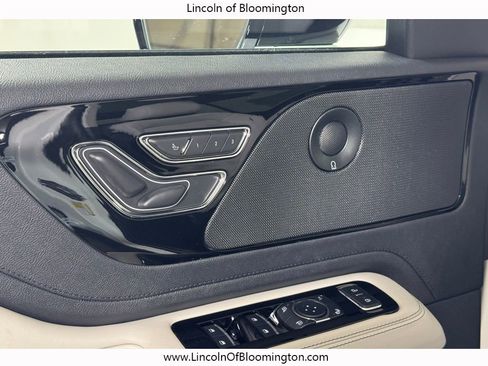 New 2026 Lincoln Aviator AWD image 15