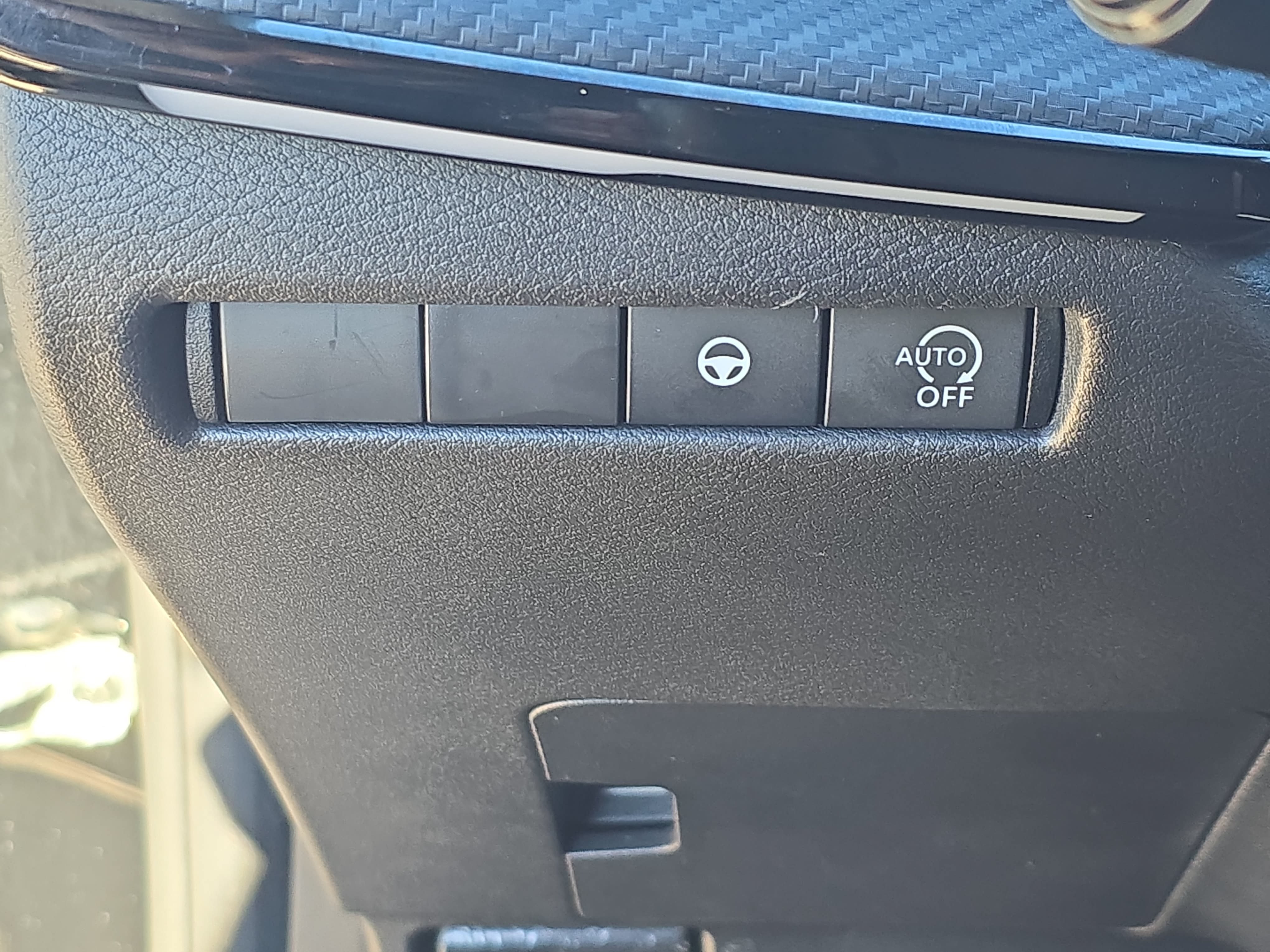 Used 2025 Nissan Kicks SR FWD image 25
