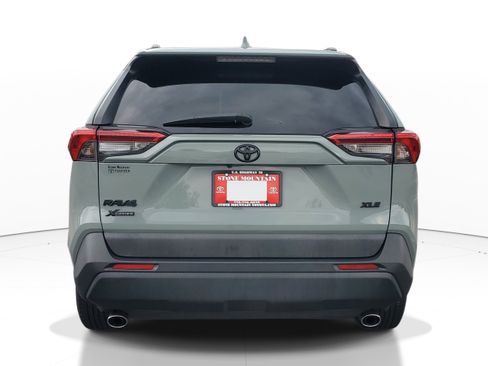 Used 2019 Toyota RAV4 XLE FWD image 5