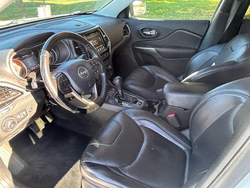 Used 2021 Jeep Cherokee Limited image 9