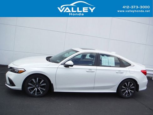 Used 2023 Honda Civic EX image 2