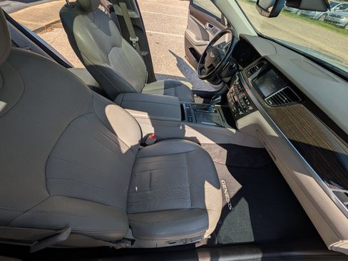 Used 2017 Genesis G80 3.8 w/ Option Group 02 RWD image 11