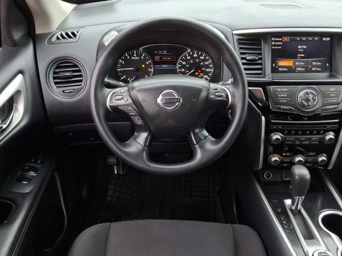Used 2019 Nissan Pathfinder S AWD/4WD image 12
