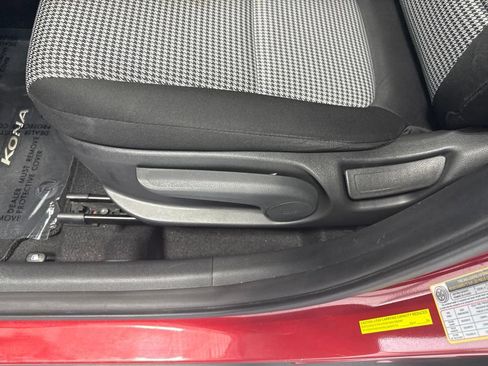 Used 2021 Hyundai Kona SE AWD/4WD image 13