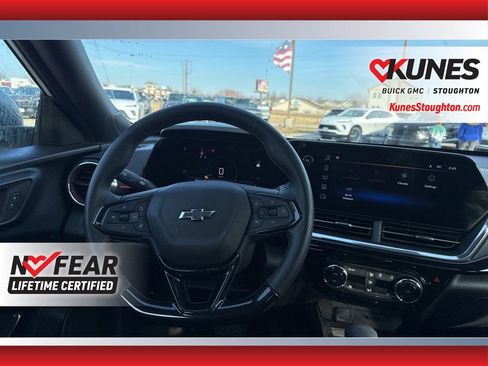 Used 2024 Chevrolet Trax RS w/ Sunroof Package image 40