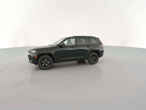 New 2025 Jeep Grand Cherokee Altitude image 5