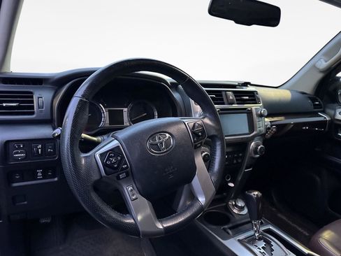 Used 2016 Toyota 4Runner Limited image 11