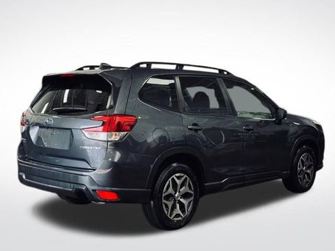 Used 2022 Subaru Forester Premium image 6