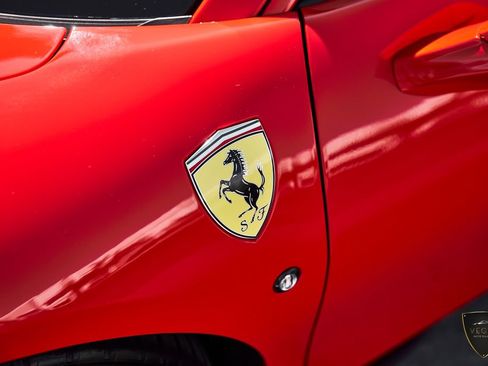 Used 2022 Ferrari F8 Tributo RWD image 10
