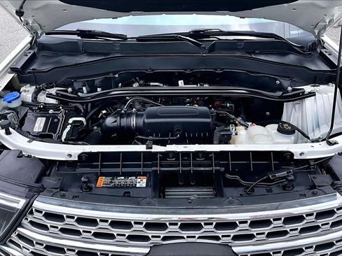 Certified 2023 Ford Explorer Limited w/ Limited Technology Package AWD/4WD image 10
