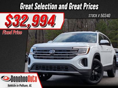 Used 2024 Volkswagen Atlas SE w/ Black Wheel Package