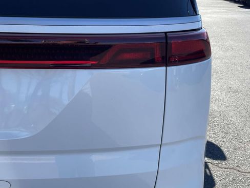 Used 2024 Kia Carnival LX image 13