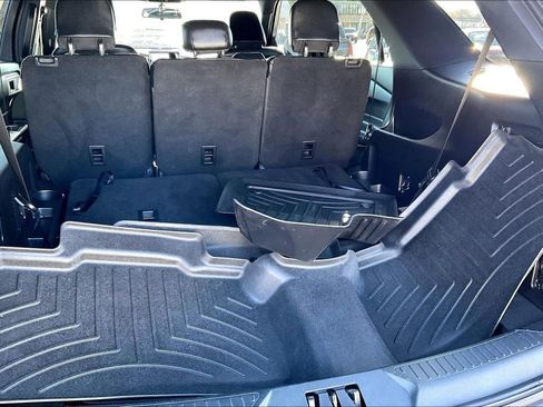 Used 2020 Ford Explorer XLT w/ Equipment Group 202A image 32