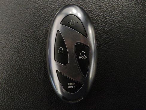Used 2025 Hyundai Elantra Limited FWD image 32