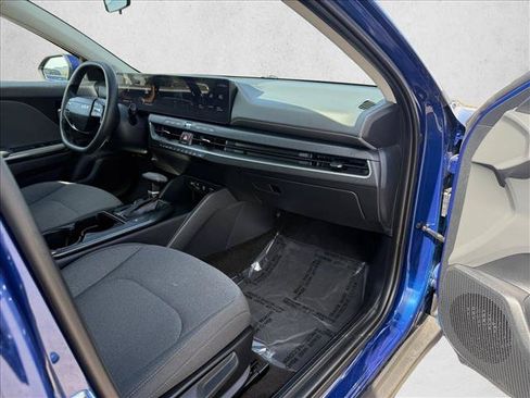 Used 2025 Kia K4 FWD image 12