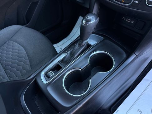 Used 2020 Chevrolet Equinox LT image 22