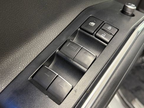 Used 2022 Toyota Highlander Platinum FWD image 21
