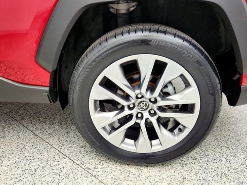 Used 2023 Toyota RAV4 XLE Premium image 9