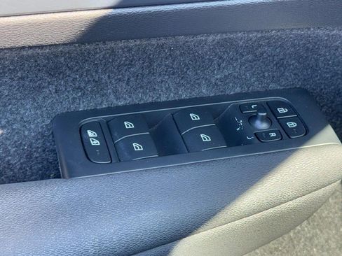 Certified 2023 Volvo C40 P8 Recharge Ultimate image 24