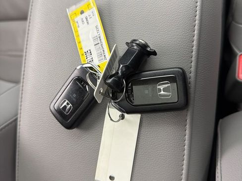 Used 2017 Honda CR-V Touring image 36