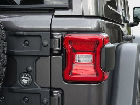 Used 2021 Jeep Wrangler Unlimited Rubicon AWD/4WD image 37