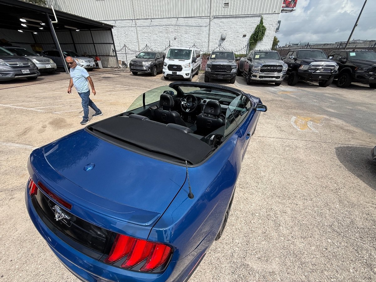 Used 2023 Ford Mustang Premium RWD image 31