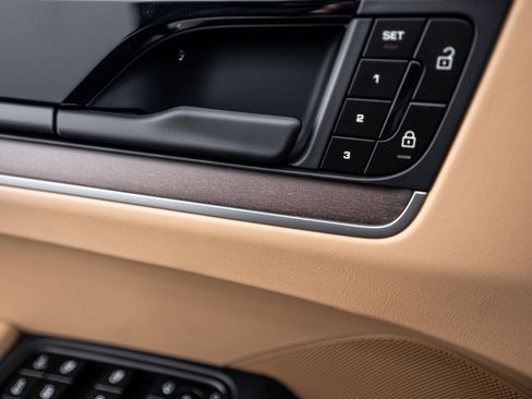 New 2026 Porsche Cayenne image 19