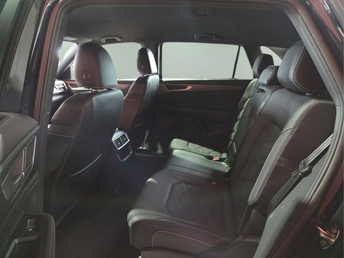 Used 2024 Volkswagen Atlas Cross Sport SE FWD image 14