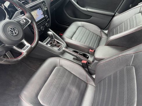 Used 2017 Volkswagen Jetta GLI FWD image 18