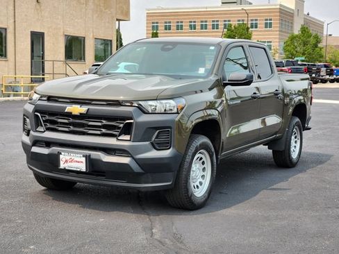 Used 2024 Chevrolet Colorado W/T RWD image 7