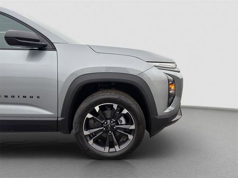 New 2026 Chevrolet Equinox RS image 23