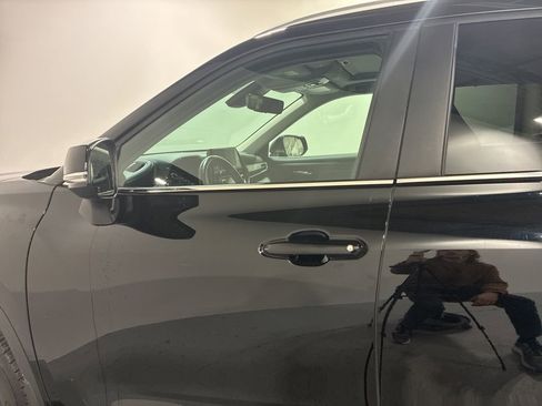 Used 2023 Toyota Highlander L image 9