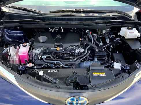 Used 2023 Toyota Sienna XLE w/ XLE Plus Package FWD image 31