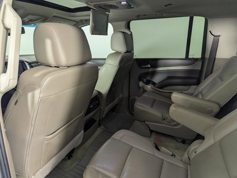 Used 2017 Chevrolet Suburban Premier image 17