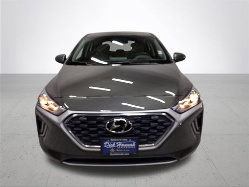 Certified 2022 Hyundai Ioniq SE FWD image 3