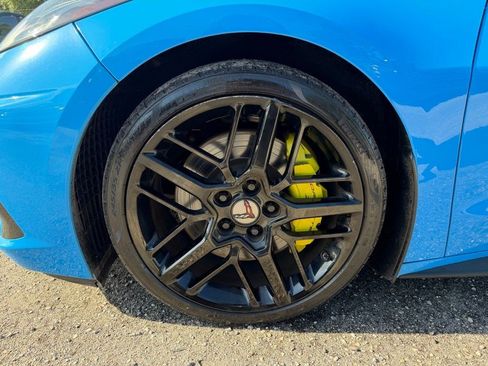 Used 2021 Chevrolet Corvette Stingray Preferred Cpe w/ Z51 Performance Package RWD image 9