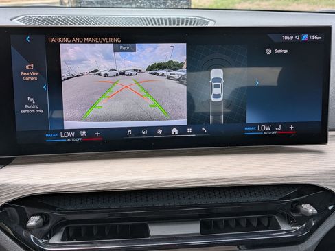 Used 2025 BMW 330i Sedan w/ Convenience Package RWD image 25