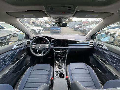 New 2025 Volkswagen Taos SEL image 14
