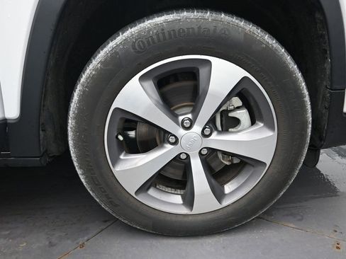 Used 2022 Jeep Cherokee Limited image 29