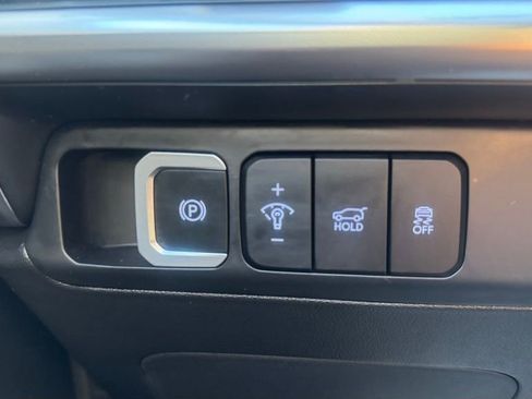 Used 2025 Hyundai Santa Fe SE AWD/4WD image 13
