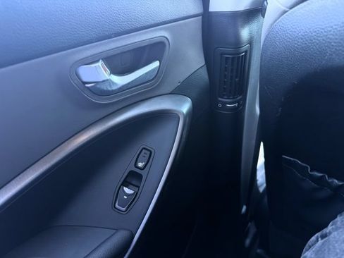 Used 2017 Hyundai Santa Fe Limited AWD/4WD image 20