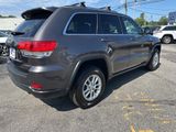 Used 2019 Jeep Grand Cherokee Laredo image 5