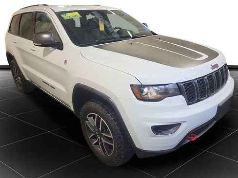 Used 2020 Jeep Cherokee Trailhawk w/ Cold Weather Group image 4