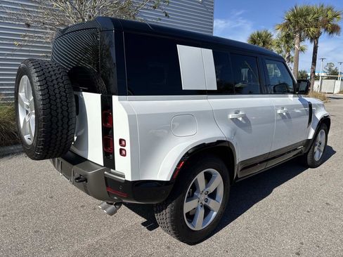 Used 2025 Land Rover Defender 110 X-Dynamic SE image 6