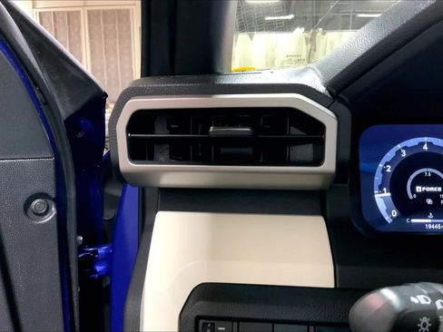 Used 2024 Toyota Tacoma TRD Off-Road image 33