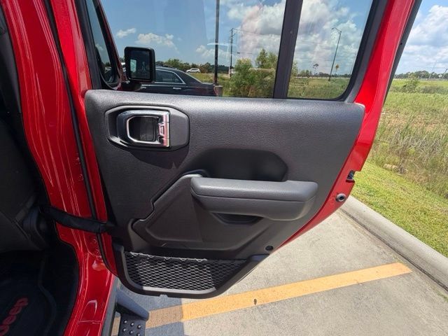 Used 2025 Jeep Gladiator Sport AWD/4WD image 30
